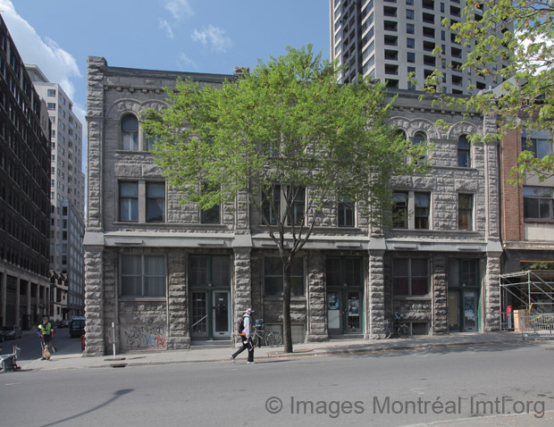 Old triplex on Bleury Street