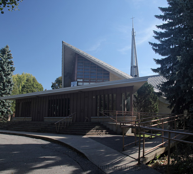 /Église Saints-Martyrs-Canadiens