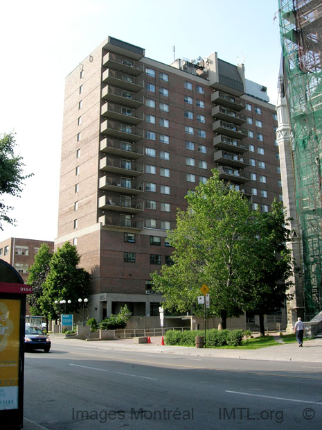 4255 Papineau
