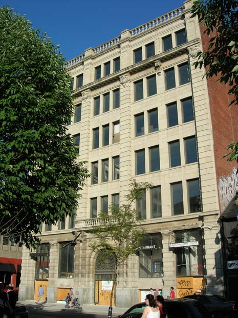  La Patrie Building