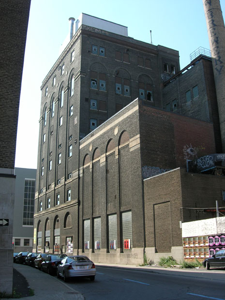 Dow / La Brasserie O'Keefe