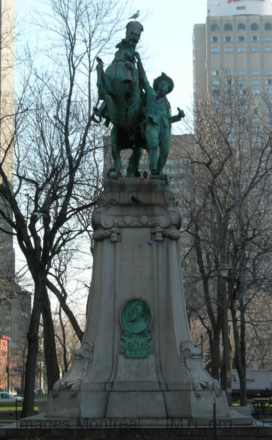 /Lord Strathcona Monument