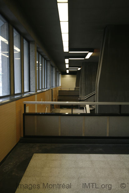 /Place d'Armes Metro Station