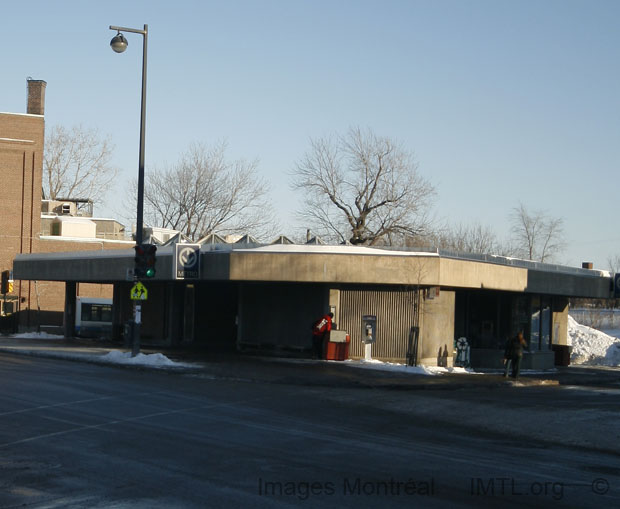 /Place-Saint-Henri Metro Station