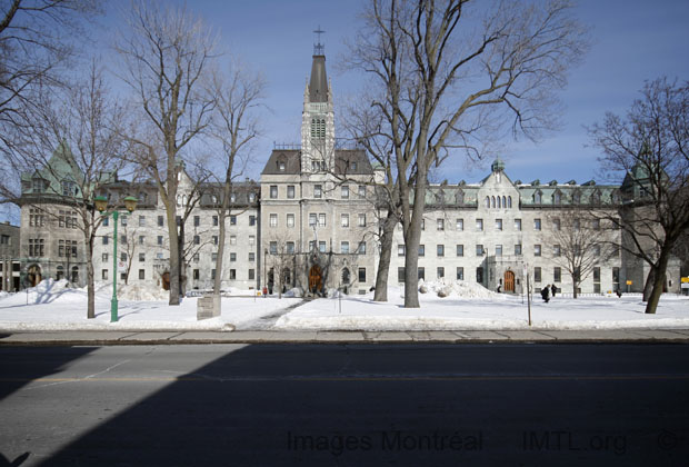 /Saint-Laurent College