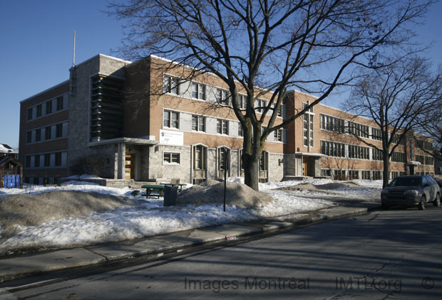 /Saint-Clément School