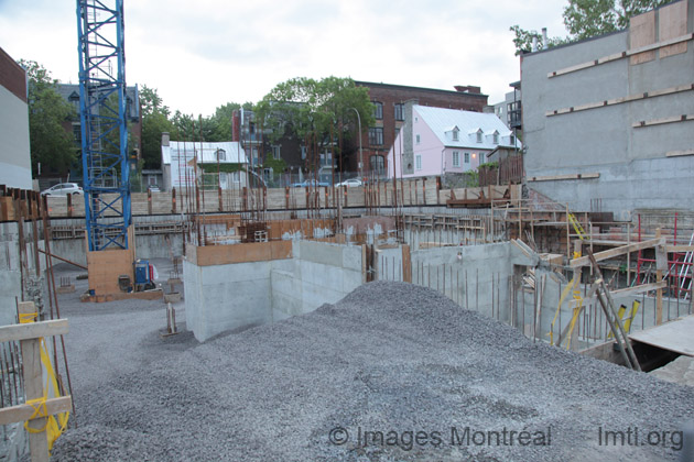 /Construction At The Gates Of Old Montreal