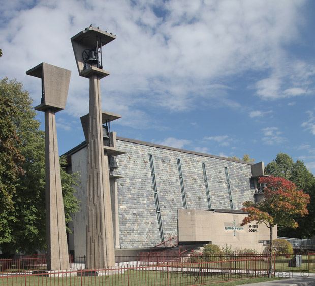 /Saint-René-Goupil Church