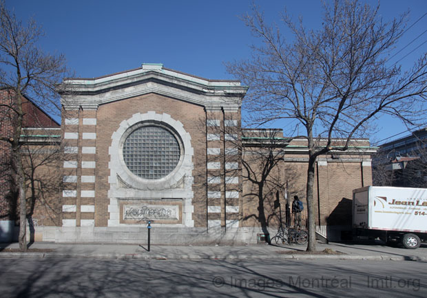 /Saint-Michel Public Bath