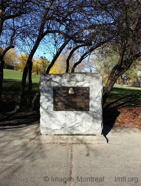 /Monument to the 400th anniversary of Jacques Cartier discovery