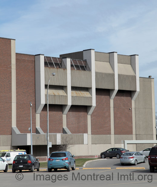 /Bell Building  - Saint-Léonard