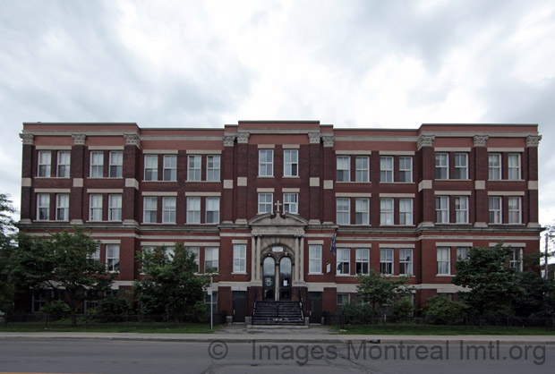 /Notre-Dame-de-la-Paix School