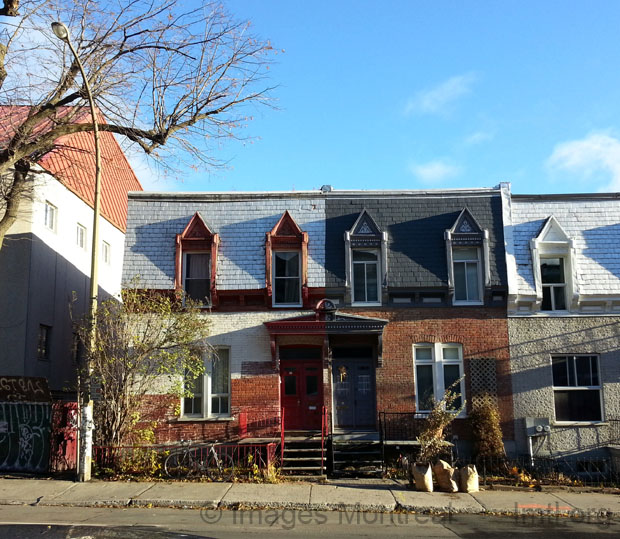 /Attached cottages on Saint-Urbain