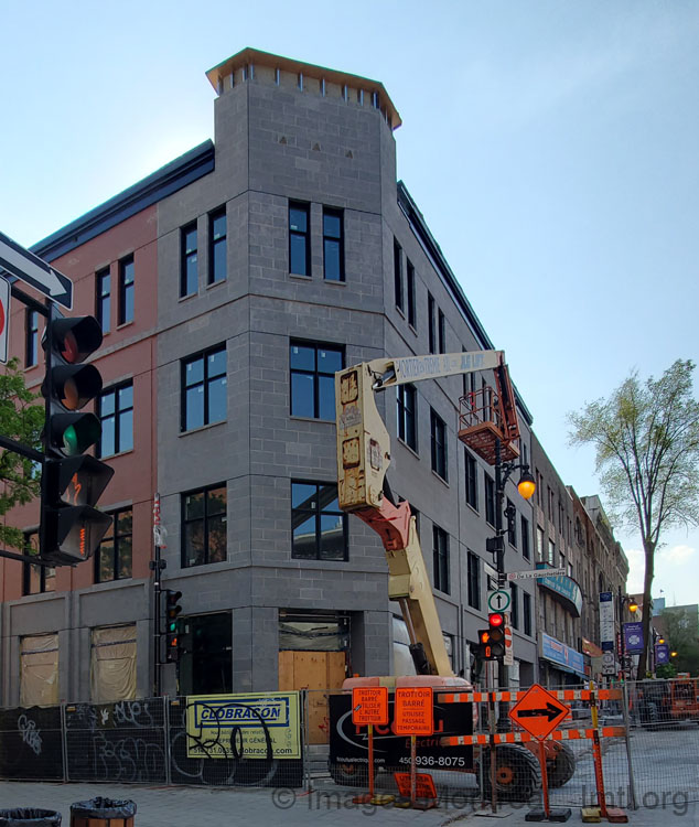 /Projet 1050 Saint-Laurent 