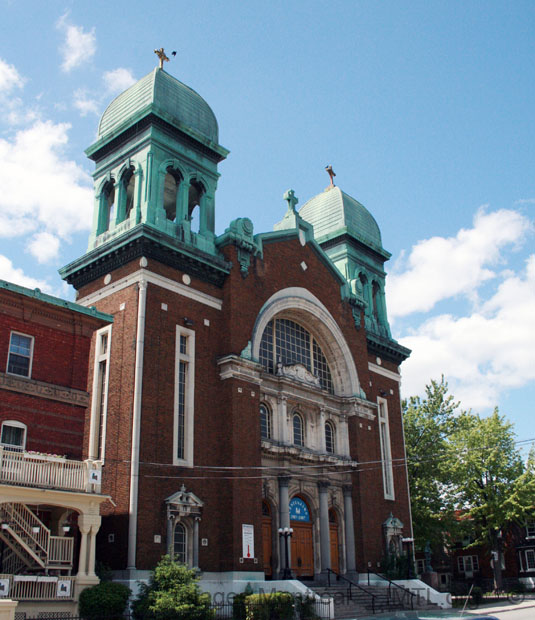 /Notre-Dame des Victoires Church