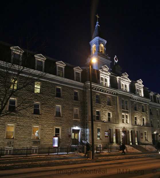 /Maison des Pères du Très-Saint-Sacrement