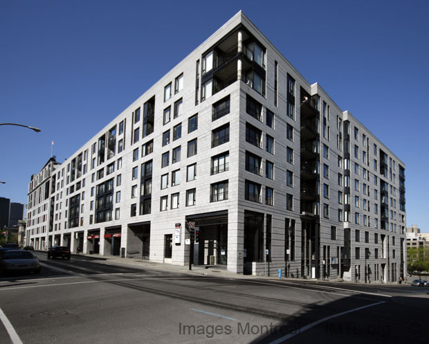 /Chaussegros-de-Léry II Building