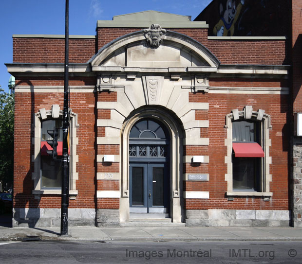 /Former Banque Québec