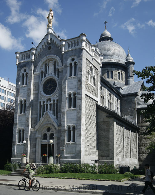 /Notre-Dame-de-lourdes Chapel