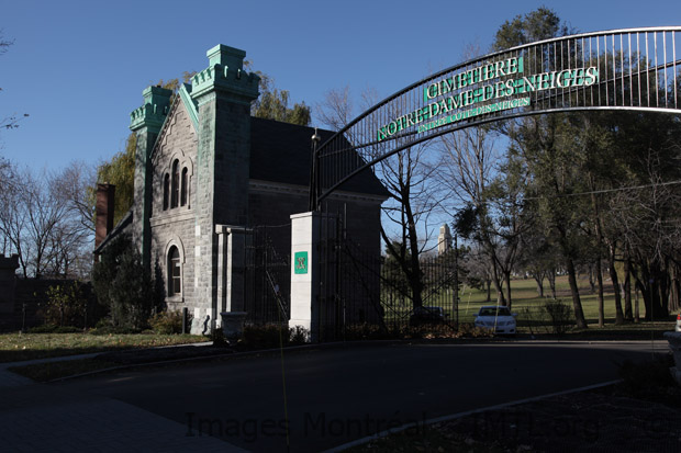 /Notre-Dame-des-Neiges Cemetery