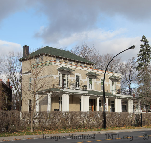 /Osiais Lamoureux House