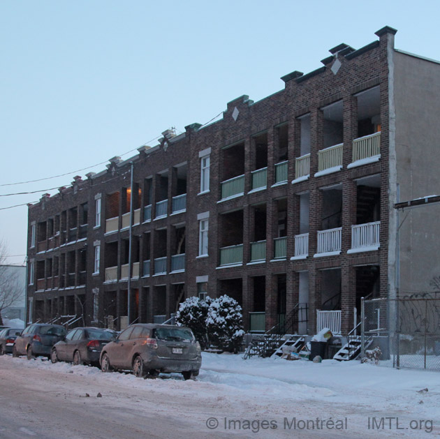 /Série de triplex sur Saint-Dominique