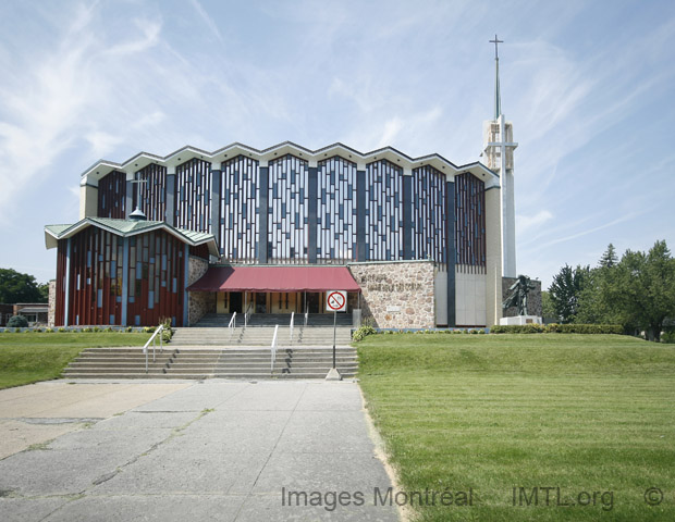 /Sanctuaire Marie-Reine-des-Coeurs