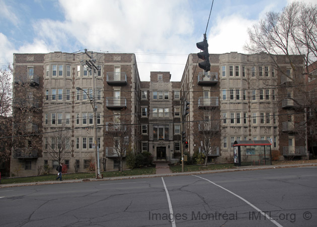 /Royal Arms Apartements