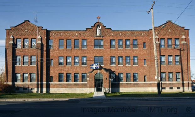 /Très-Saint-Sacrement School