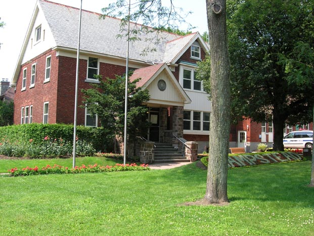 /Hampstead City Hall