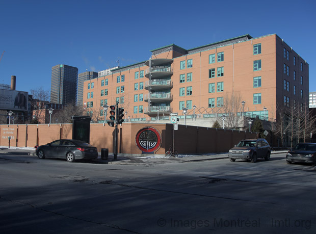 /Montreal Chinese Hospital